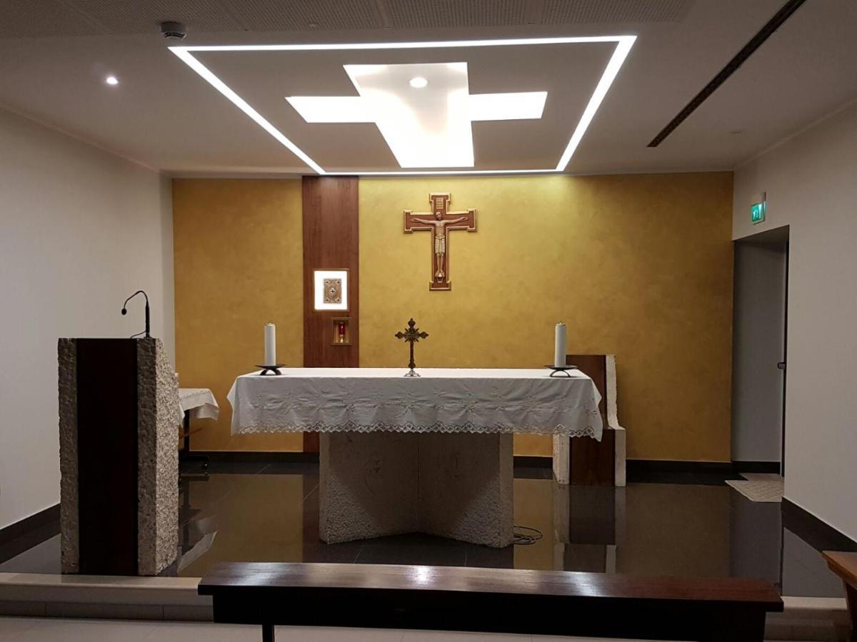 Casa Per Ferie San Juan De Avila روما المظهر الخارجي الصورة