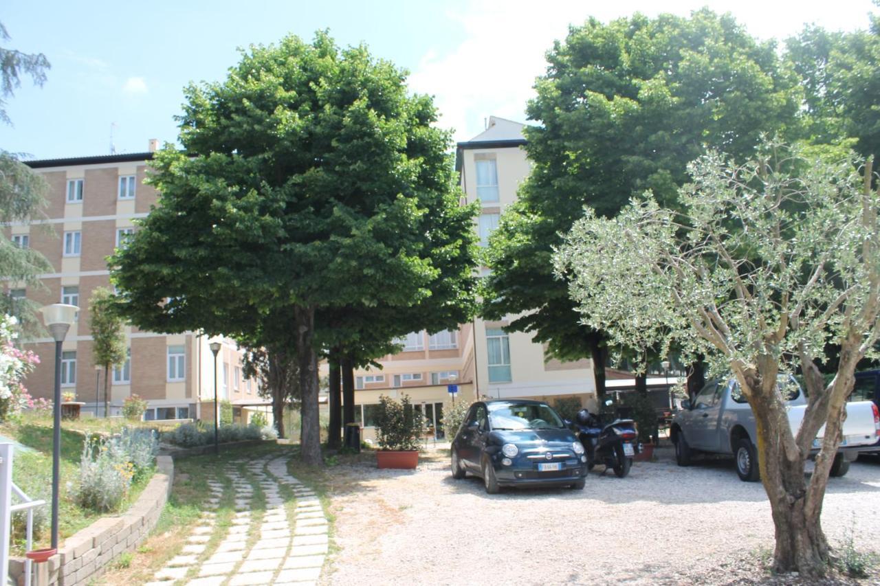 Casa Per Ferie San Juan De Avila روما المظهر الخارجي الصورة