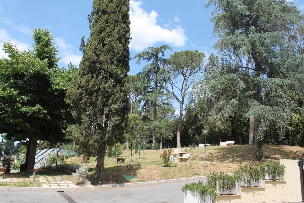 Casa Per Ferie San Juan De Avila روما المظهر الخارجي الصورة